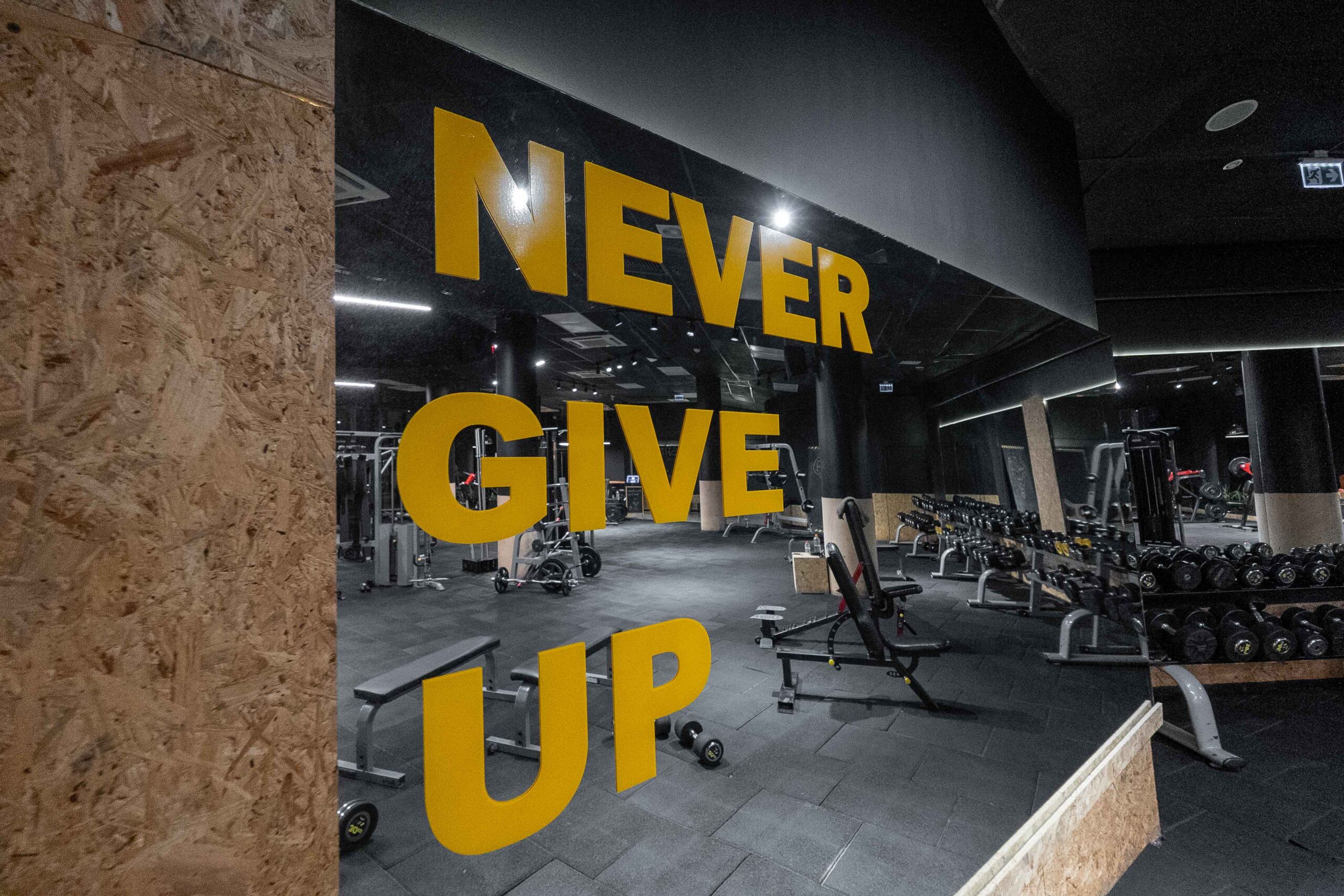 Salonumuzun Dış Tasarımına Özen Gösteriyoruz